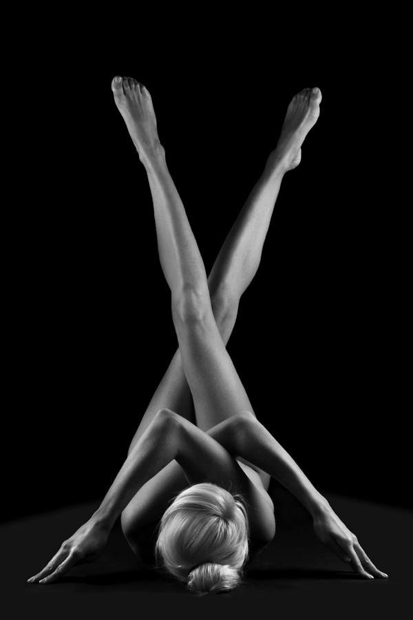 Aktfotografie Aktfotos schwarzweiss Fotoshooting Bern - Zürich - Basel - Genf